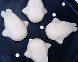 A picture of step 5 of Wagashi Shaped Like Shirotan the Seal.