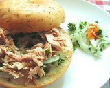 A picture of step 4 of Sweet Onion and Tuna Sandwich with Sweet Chilli Sauce and Mayonnaise♪.