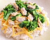 A picture of step 8 of Spring Special Chirashizushi with Manila Clams and Broccolini.