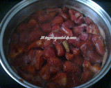 Foto del paso 2 de la receta: Mermelada de fresas con canela