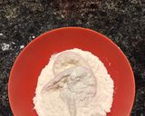 Foto del paso 2 de la receta: Libritos de grasa (manteca) harina integral y semillas