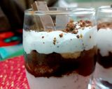 A picture of step 7 of Kitkat Layered cream cheese Parfait.
