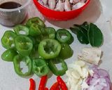 Foto langkah ke 1 dari resep Oseng Cumi Asin Cabe Gendot.