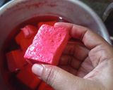 Foto langkah ke 2 dari resep Tahu Aci Merah Putih.