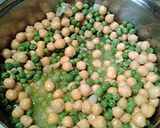 A picture of step 2 of Chickpeas and green peas.