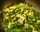 A picture of step 3 of Spinach & Tempura Crumbs Creamy Simmer.