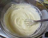 A picture of step 5 of White Chocolate No-Bake Cheesecake.