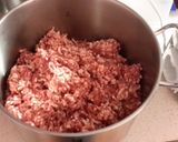 A picture of step 1 of Mini meat pies.