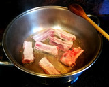 Foto del paso 2 de la receta: Estofado de patata con espárragos silvestres y carne de cerdo