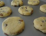 Mazsolás-datolyás zsemle recept citromos túrókrémmel recept fázis 6 fotója