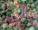 instant noodles with steak and broccoli recipe step 5 photo