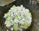 Gambar langkah 1 resipi Potato Leek Soup with Chives.