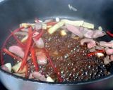 A picture of step 2 of Hong Kong Beef Noodle.