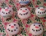 A picture of step 7 of Vickys Christmas Cake Decoration Ideas.