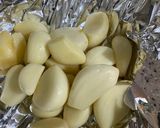 Gambar langkah 1 resipi Homemade garlic butter.