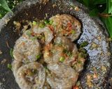 Foto langkah ke 3 dari resep Seblak cobek mamang rafael.
