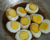 Foto langkah ke 2 dari resep Telur Lada Hitam.
