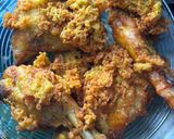 Foto langkah ke 7 dari resep Ayam Goreng Kremes.