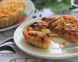 A picture of step 8 of Dried Tomatoes and Cheddar Cheese Quiche.