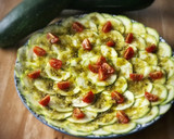 Foto del paso 2 de la receta: Carpaccio de calabacín con pesto de nueces