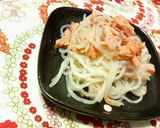 A picture of step 3 of Sesame Flavored Shirataki Noodles and Salted Salmon Stir Fry.