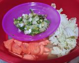 Foto langkah ke 1 dari resep Sup Bakso Ayam.