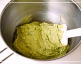 A picture of step 5 of Simple and Fluffy Matcha Muffins.