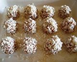 A picture of step 5 of Ginger Scented Meatballs with Glutinous Rice.