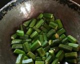 A picture of step 2 of Bhindi Do Pyaza.