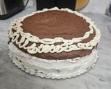 Foto del paso 10 de la receta: Torta de Chocolate con Chantilly y Baño de Repostería