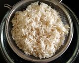 A picture of step 2 of Mitha Pulao.