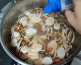 รูปขั้นตอนการทำที่ 4 ของ ต้มยำเห็ด (มังสวิรัติ) | Mushrooms Tum Yum Soup