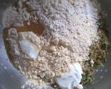 A picture of step 2 of Lauki thepla.