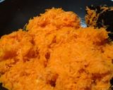 A picture of step 2 of Orange gazar ka halwa.