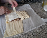 Foto del paso 10 de la receta: Hojaldre relleno de lomo, champiñones y queso de cabra