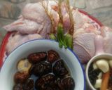 รูปขั้นตอนการทำที่ 1 ของ ก๋วยเตี๋ยวไก่ตุ๋นมะระ
