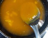 A picture of step 2 of Painapple custard pudding with painapple jelly.