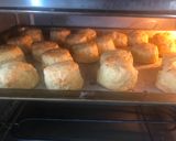 A picture of step 5 of Mini cheese biscuits with Greek Yogurt.