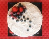 Foto del paso 8 de la receta Tarta de cumpleaños de coco y frutos rojos fit