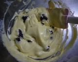 A picture of step 4 of Red Bean Paste Muffins with Pancake Mix.