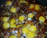A picture of step 3 of Longaneza Breakfast skillet.