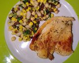 Foto del paso 3 de la receta: Pollo con ensalada mixta de legumbres!