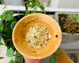 Hình bước làm 4 của món Cơm chiên ghẹ mix gia vị rắc rong biển