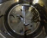 A picture of step 1 of Daikon Radish Miso Soup with Small Dried Sardines.