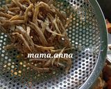 Foto langkah ke 2 dari resep Oseng-oseng Oncom Pedas Manis Simpel.