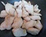 A picture of step 7 of Stir-fried Chicken Breast and Shiso Leaf with Lemon Juice and Fish Sauce.