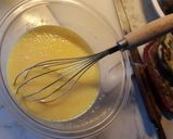 A picture of step 2 of Cheesy muffins with salami (or ham).