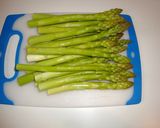 A picture of step 2 of Green Asparagus with Basil Pesto.