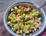 Une image de l'étape 6 de Ma recette d'avocat 🥑🍅🧅🥚.