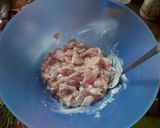 A picture of step 3 of Fried chicken fillet with bell pepper and parsley.